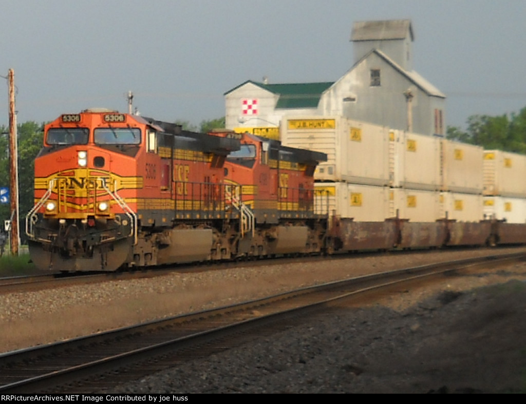 BNSF 5306 East